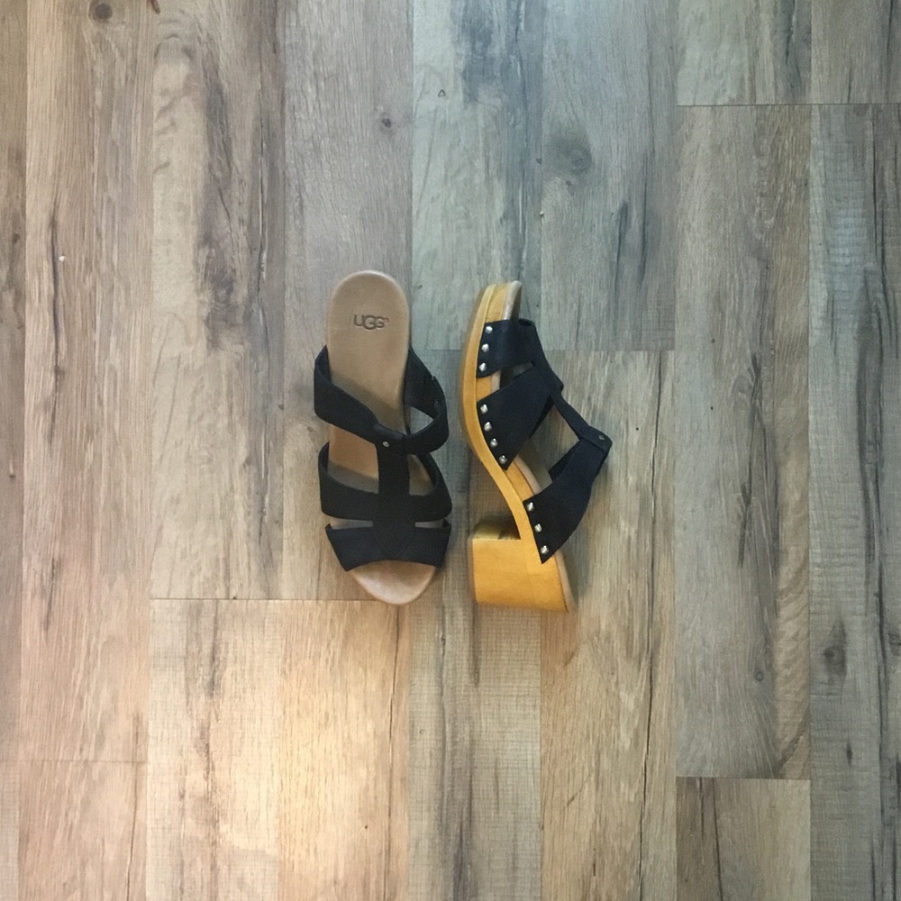 Ugg clogs